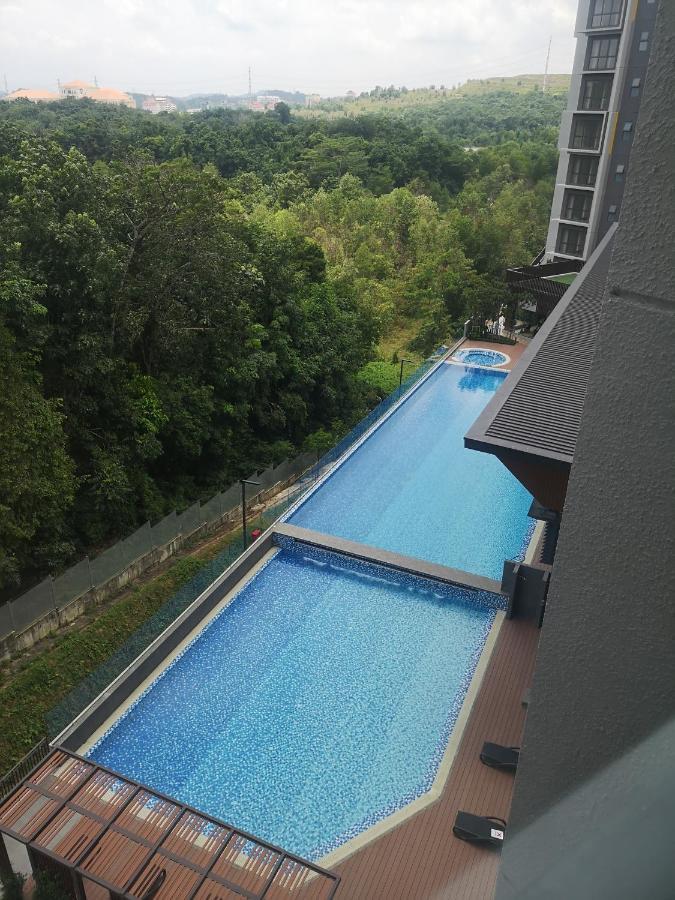 Stayje Putrajaya, 5 Minutes To Ioi City Mall, Wifi , Netflix, Free Parking Esterno foto