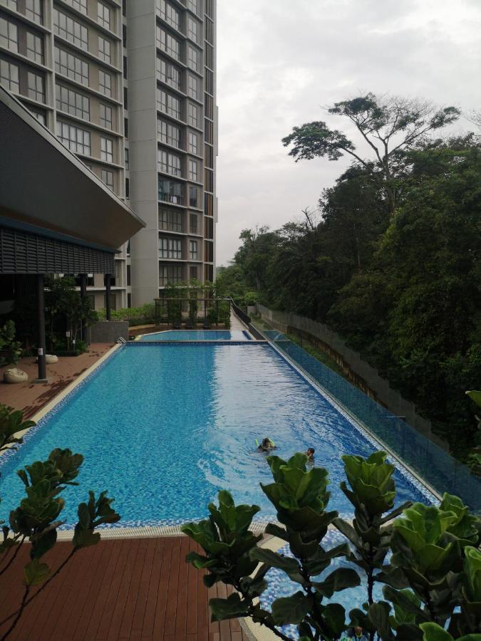 Stayje Putrajaya, 5 Minutes To Ioi City Mall, Wifi , Netflix, Free Parking Esterno foto